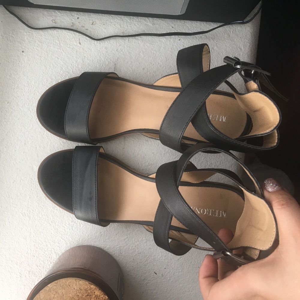 Black heel sandals